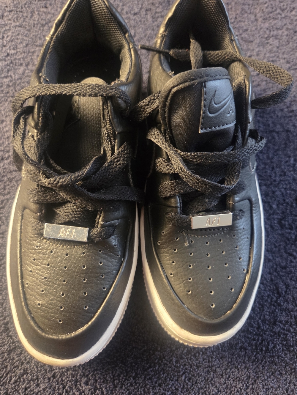 Nike Kids Black Leather Low-Top Sneakers with White Platform Sole - Picture 2 of 10